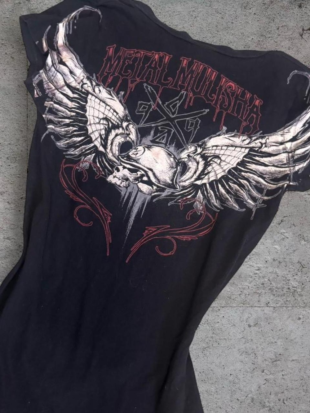 Metal Mulisha black and red Y2K V-Neck Tee